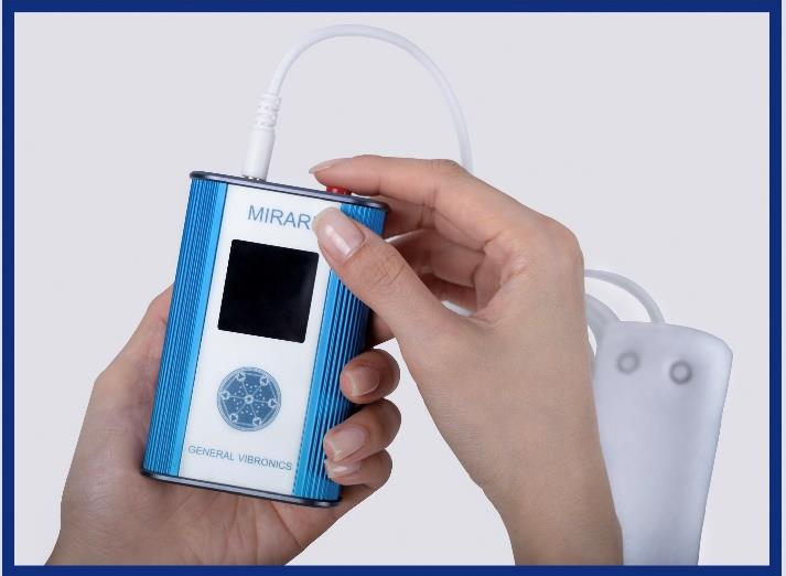 Hình 3: Nhấn nút nguồn màu đỏ và giữ trong 3 giây